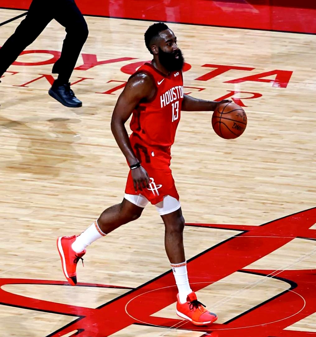 九游游戏-森林狼球员获得本赛季最佳表现奖，成为焦点