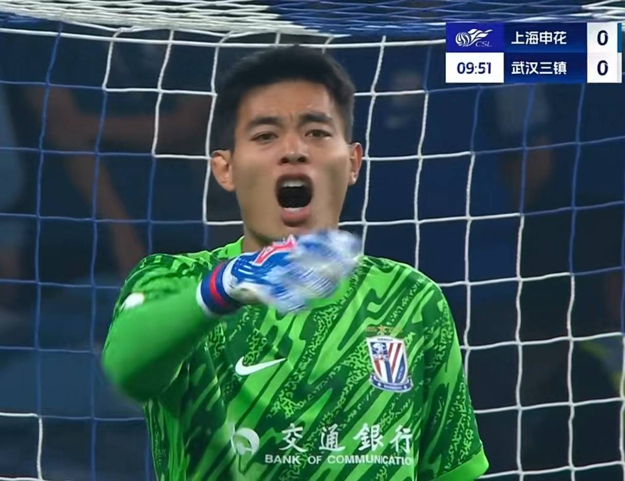 关于申花门将关键扑救，力保球队不败的信息