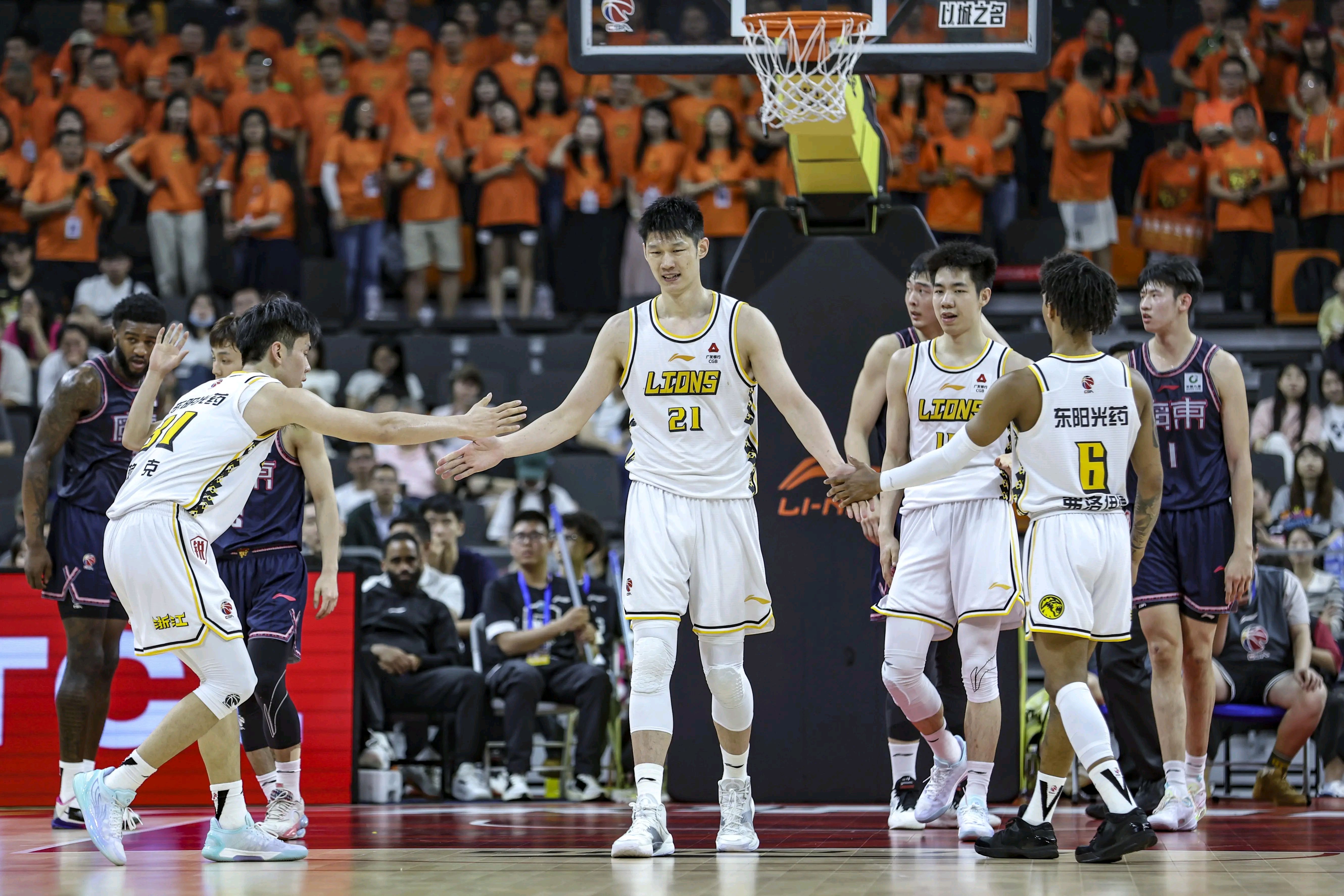 九游体育平台-包含广东队凭借外援的出色表现力克吉林男篮的词条