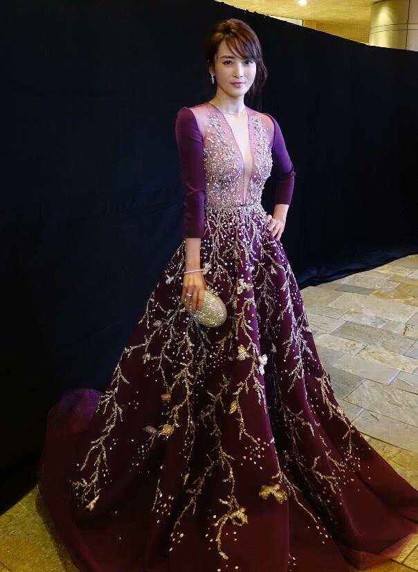 包含韩国队逆转奥地利队，奥恰洛夫惊艳四座的词条