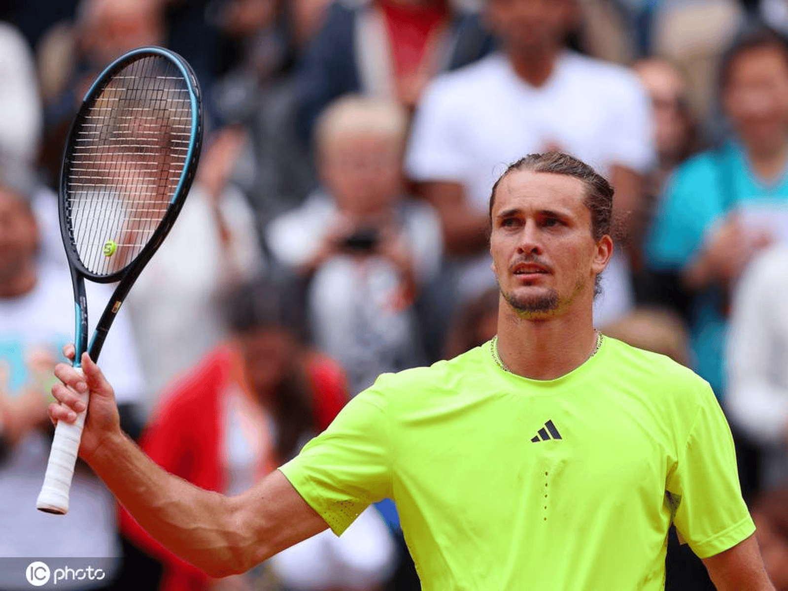 关于法网险胜ATP总决赛，兹维列夫关键制胜的信息