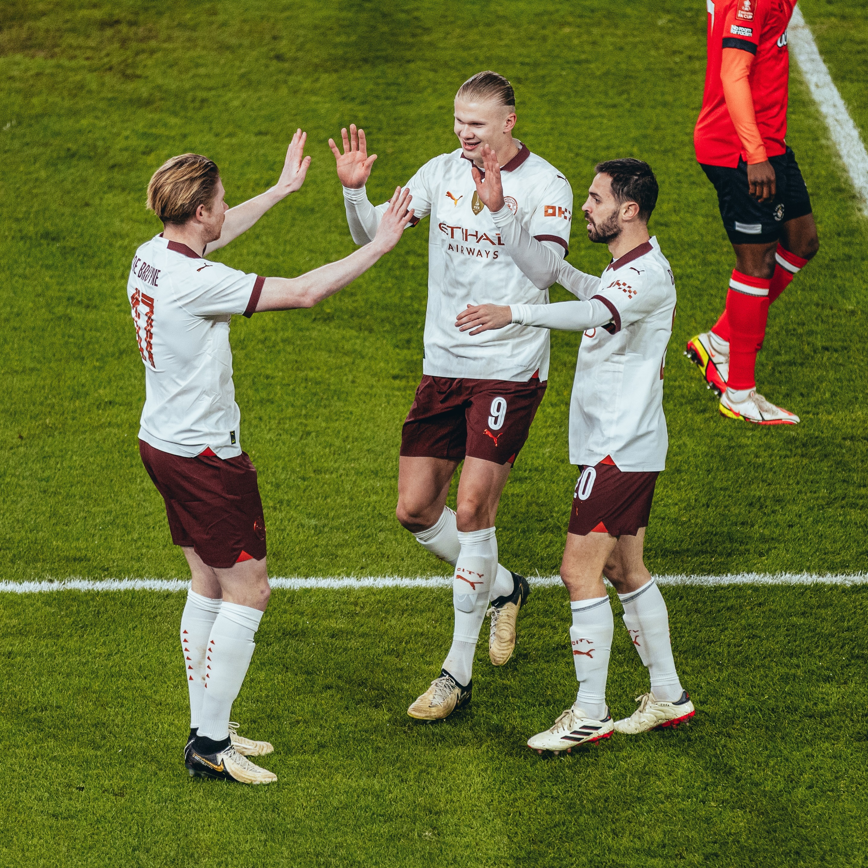 九游VIP-曼联险胜法国，哈兰德带队取胜