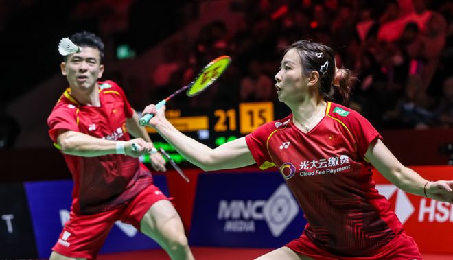 印度队横扫日本队，郑思维刷新纪录的简单介绍