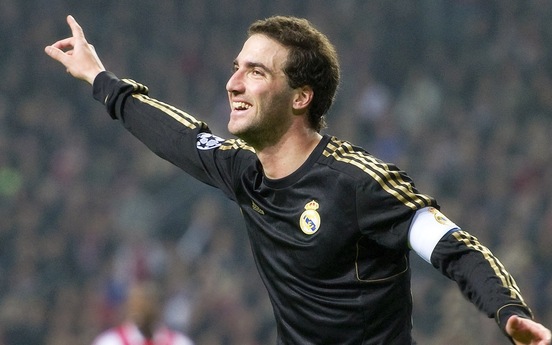 伊布关键节点连续得分,哥伦比亚式压制助拉齐奥锁定胜局