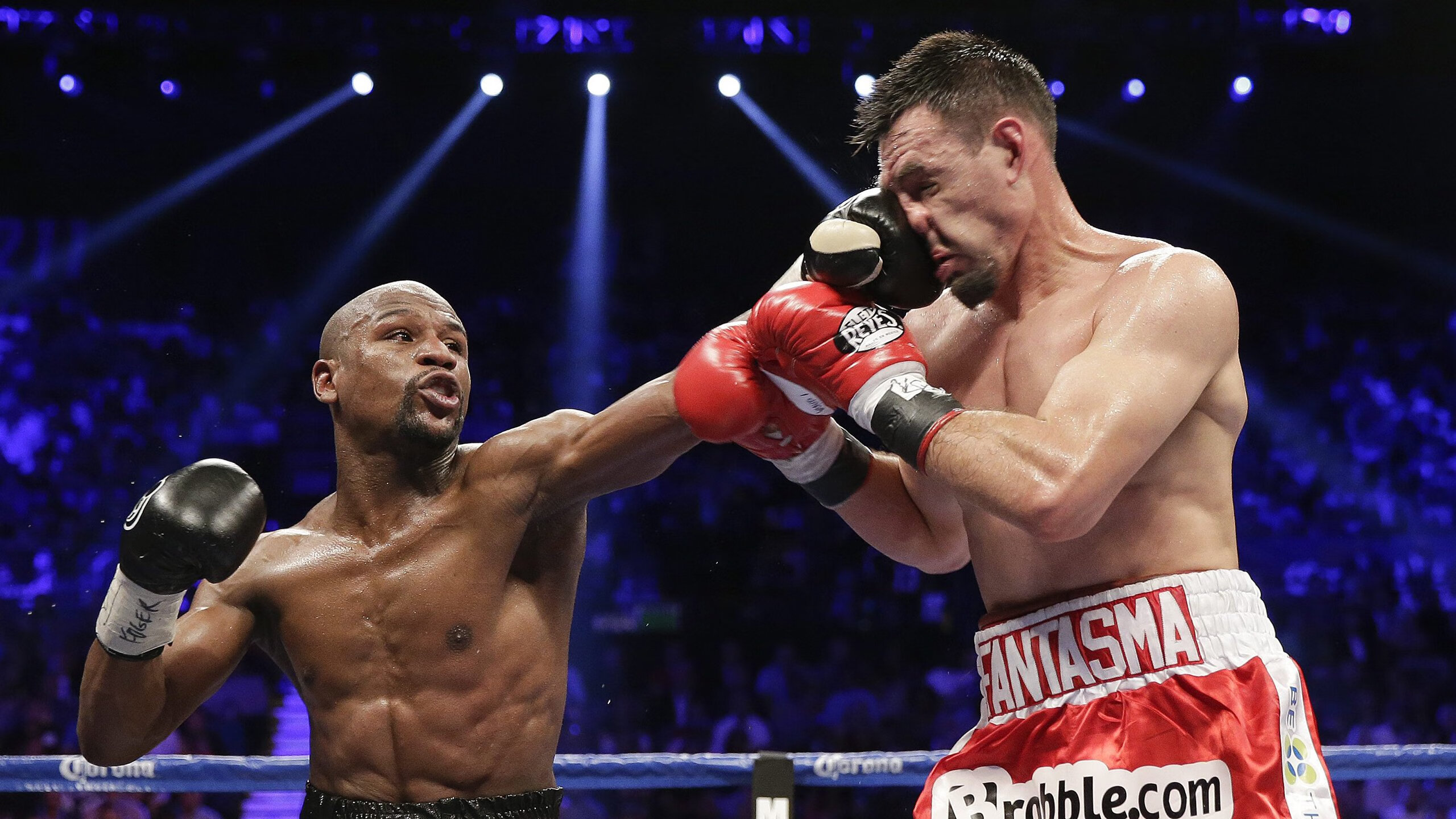 孤峰之巅，当福克斯的完美演出照亮孟菲斯夜空