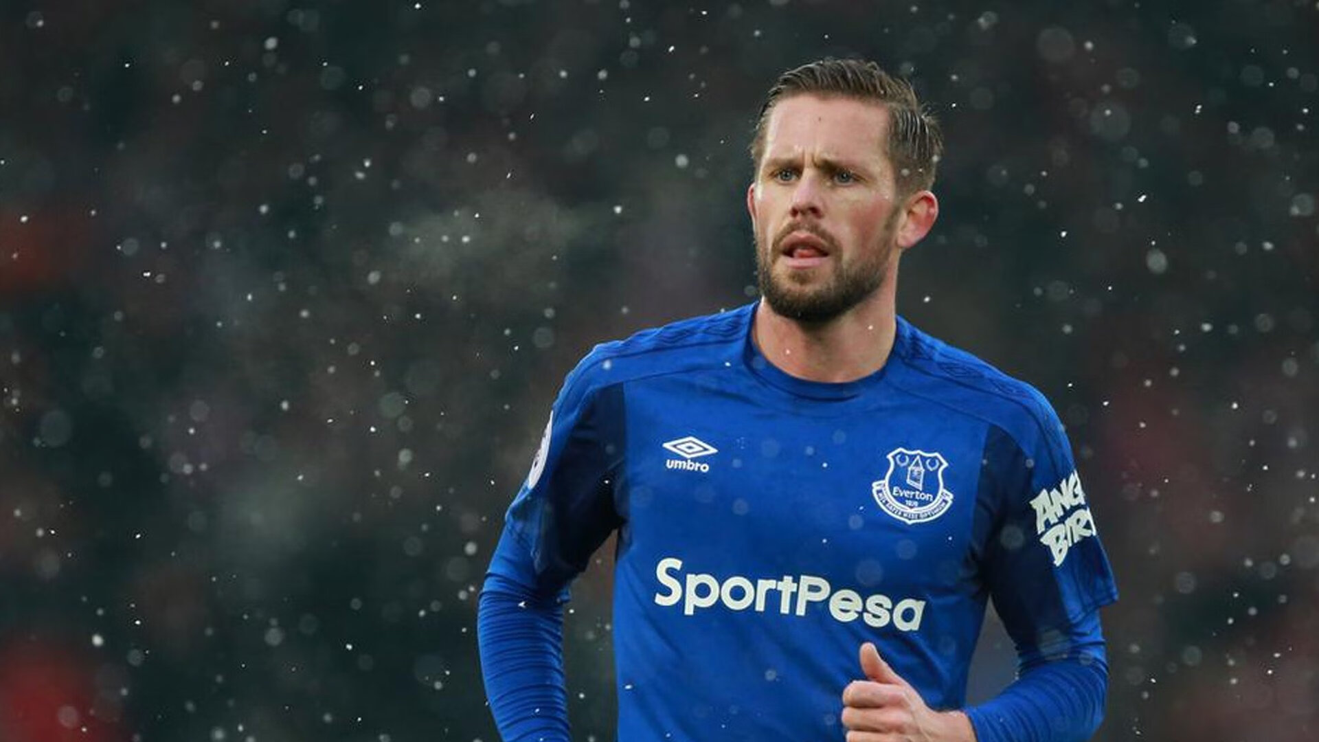 德罗赞化身铁闸，篮网对阵雷霆，防守端锁死对手的艺术